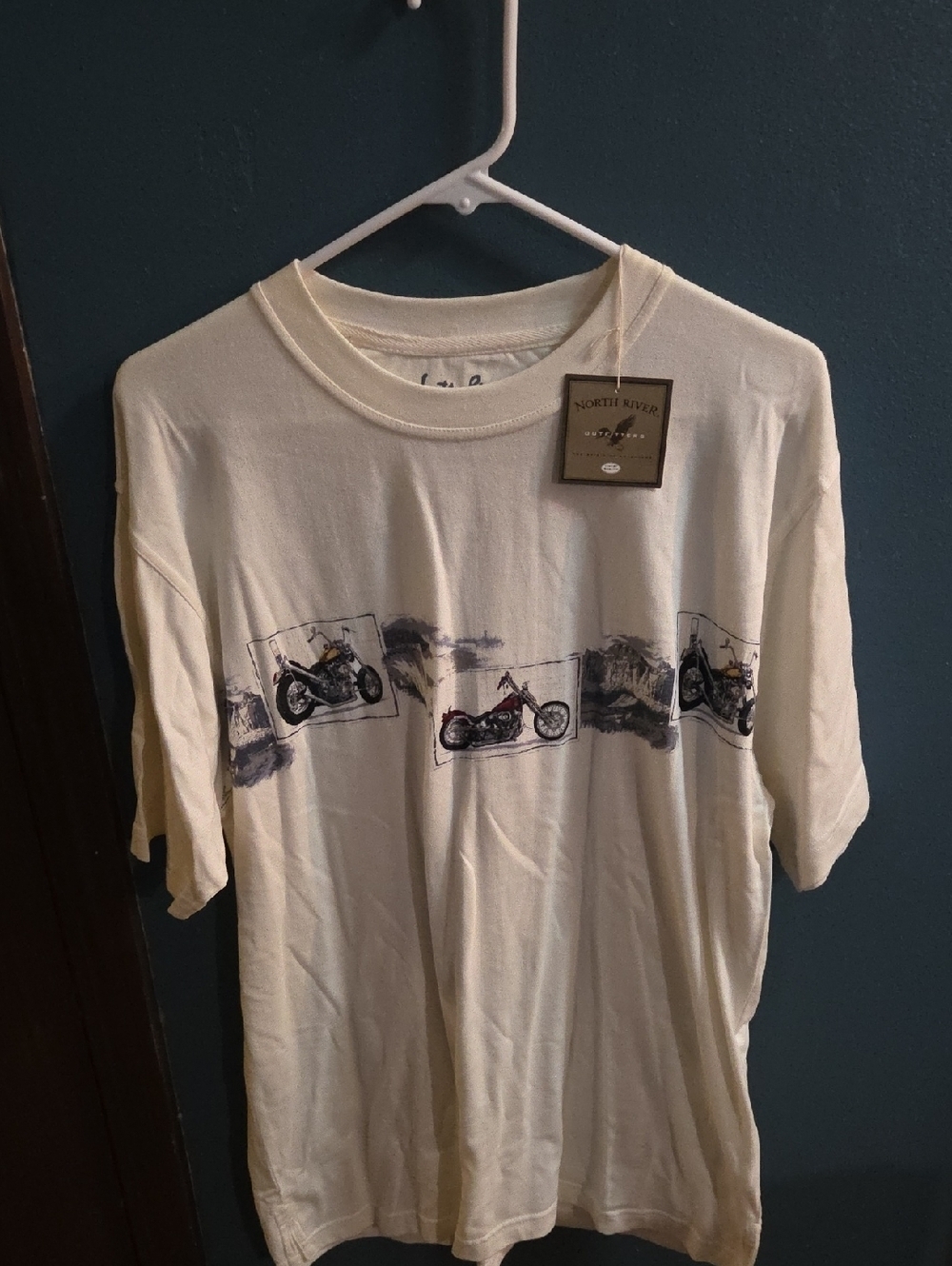 New North River Outfitters Motorcycle Graphic Tee - Men’s Shirt Medium